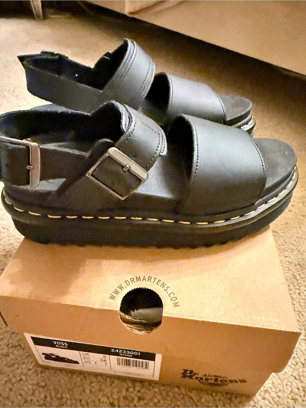 Dr. Martens Voss Hydro Leather Strap Sandals Black US 7